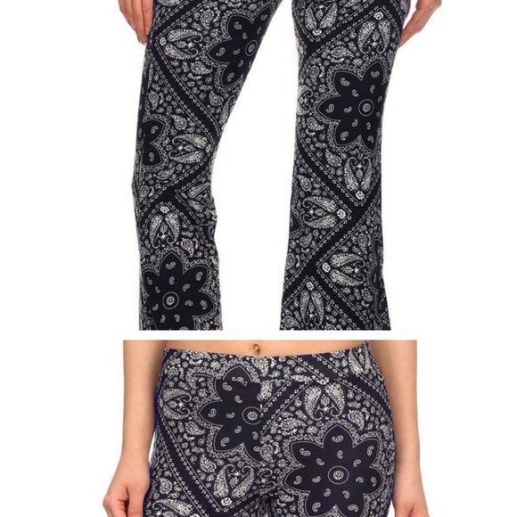 NEW Shosho Medium Navy Paisley Bell Bottoms - Picture 3 of 5